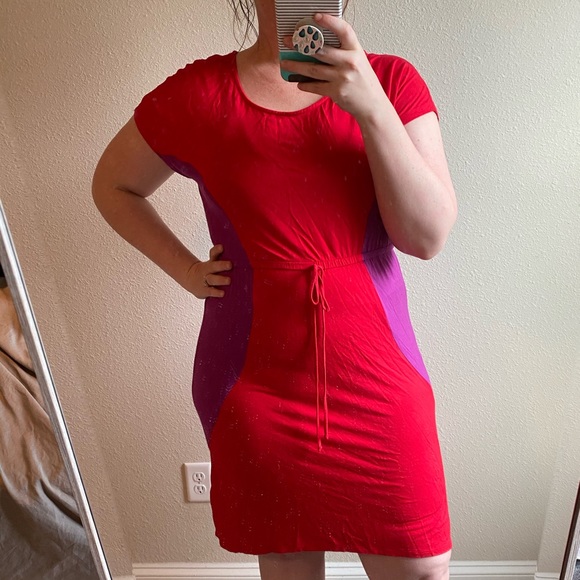 Red and purple soft short sleeved dress - Picture 1 of 6